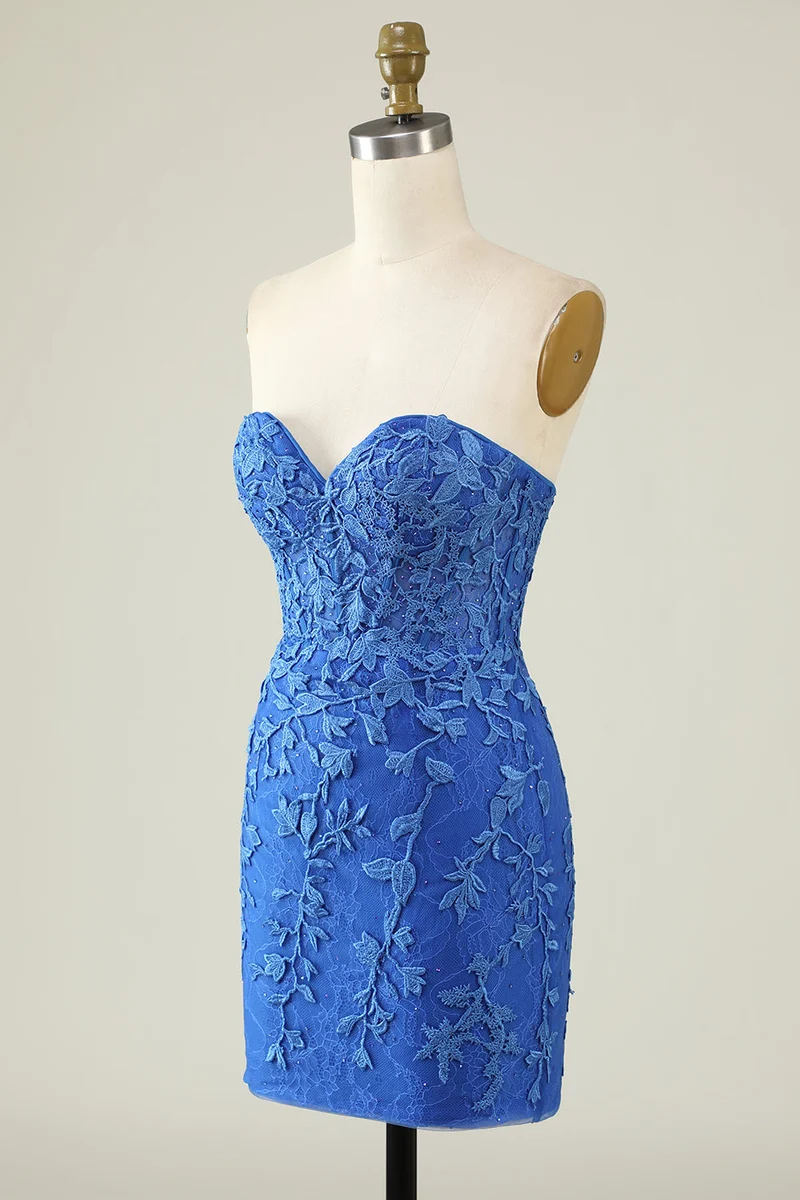 Robe de soirée bleu roi à décolleté en cœur et appliques - Mini-robe moulante