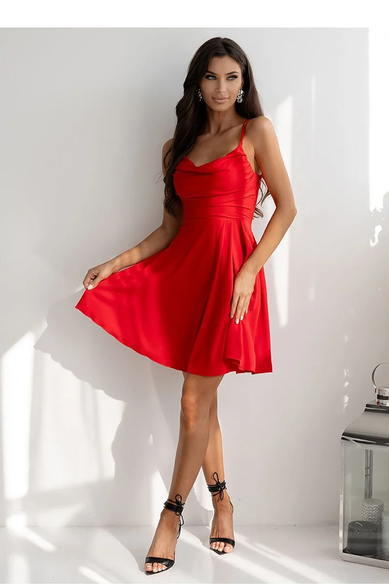 Robe de cocktail chic courte à bretelles
