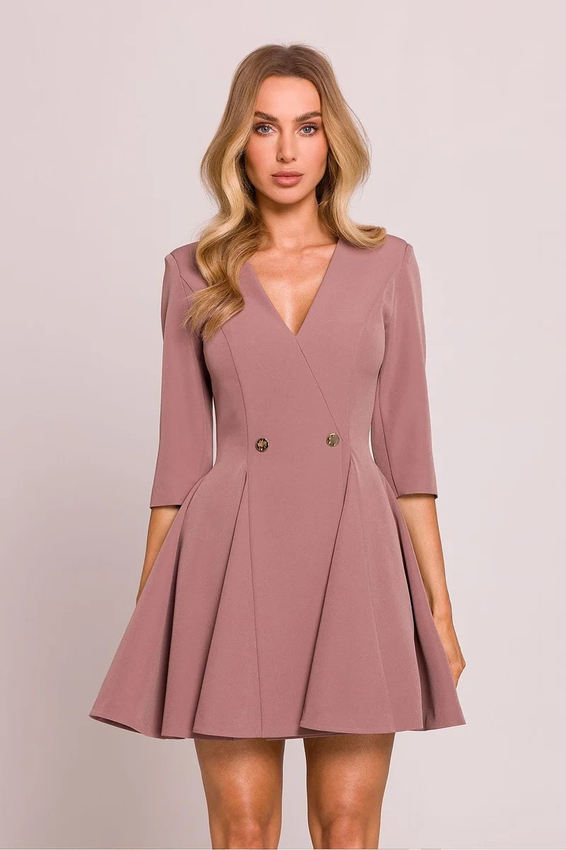 Robe évasée courte avec boutons décoratifs