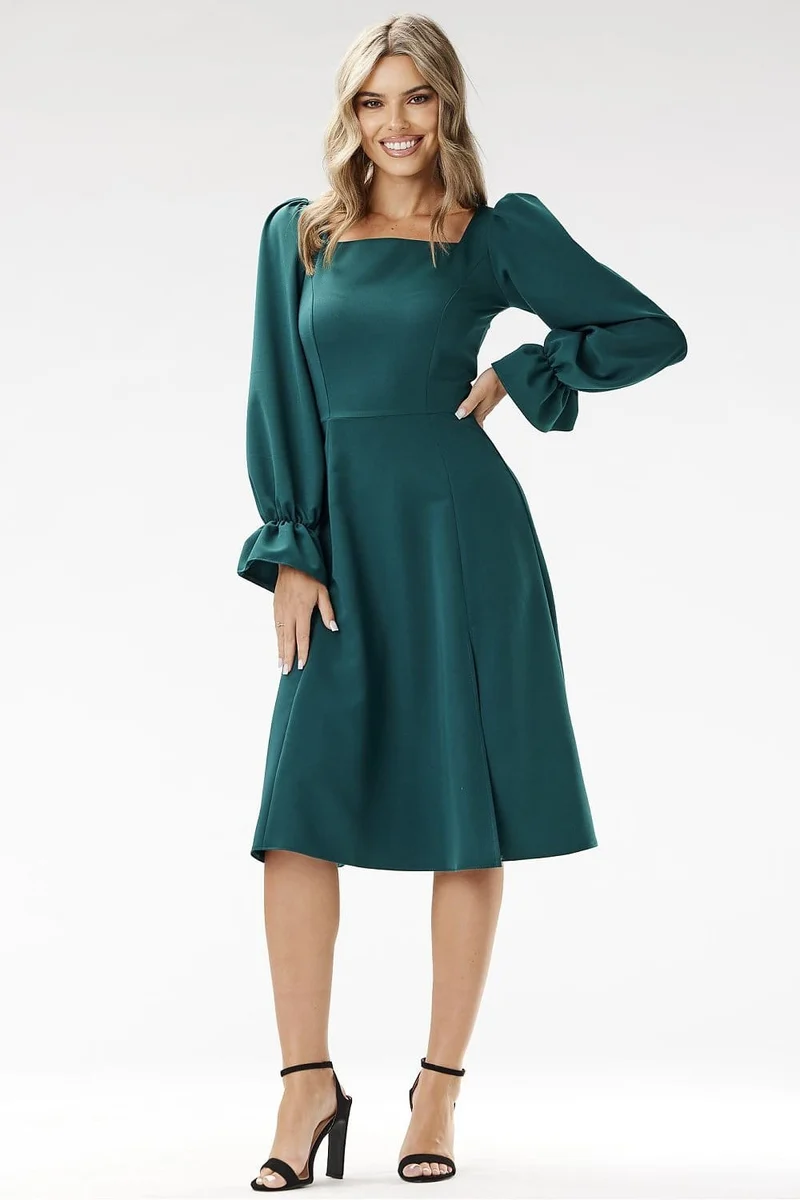 Robe évasée midi chic manches longues