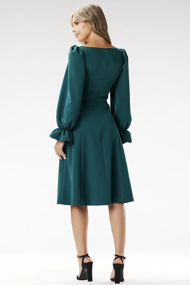 Robe évasée midi chic manches longues