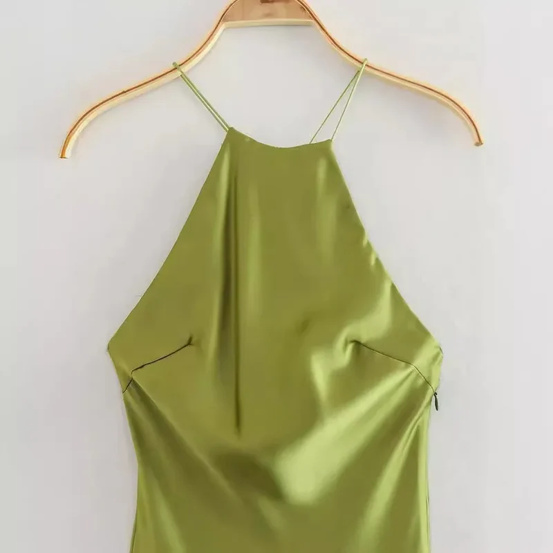 Longue robe sans manches en satin vert citron