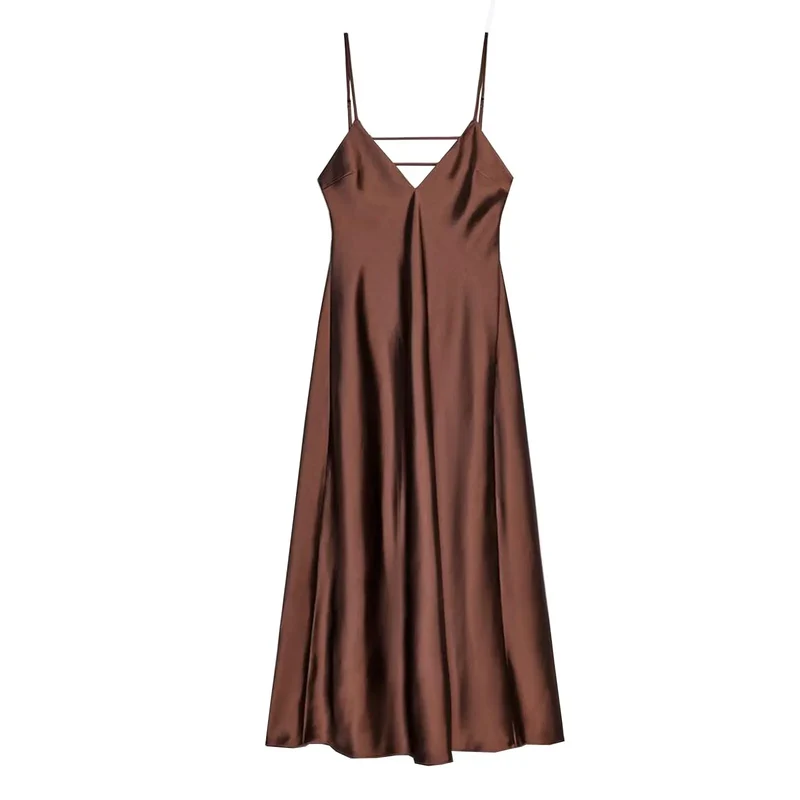Longue robe à bretelles en satin marron dos nu