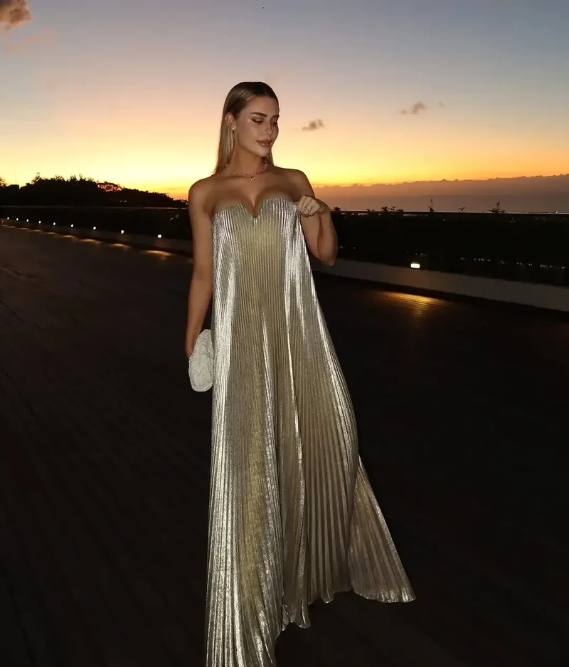 Robe de cocktail bustier dorée plissée
