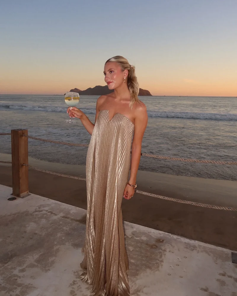 Robe de cocktail bustier dorée plissée