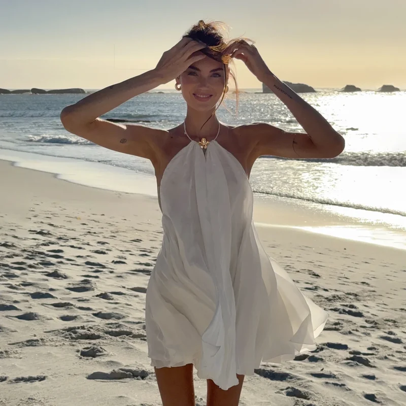 Robe courte blanche pour femme col cou et dos nu