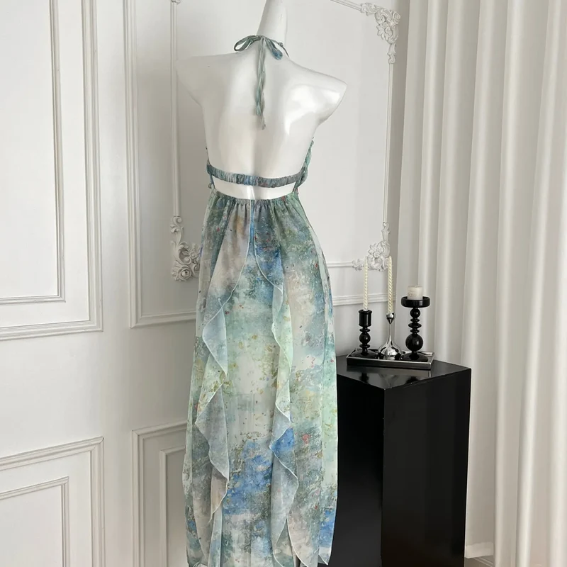 Robe longue chic une invitée de mariage élégante en été
