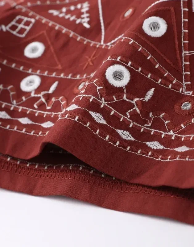 Short bohème marron à broderies avec perles