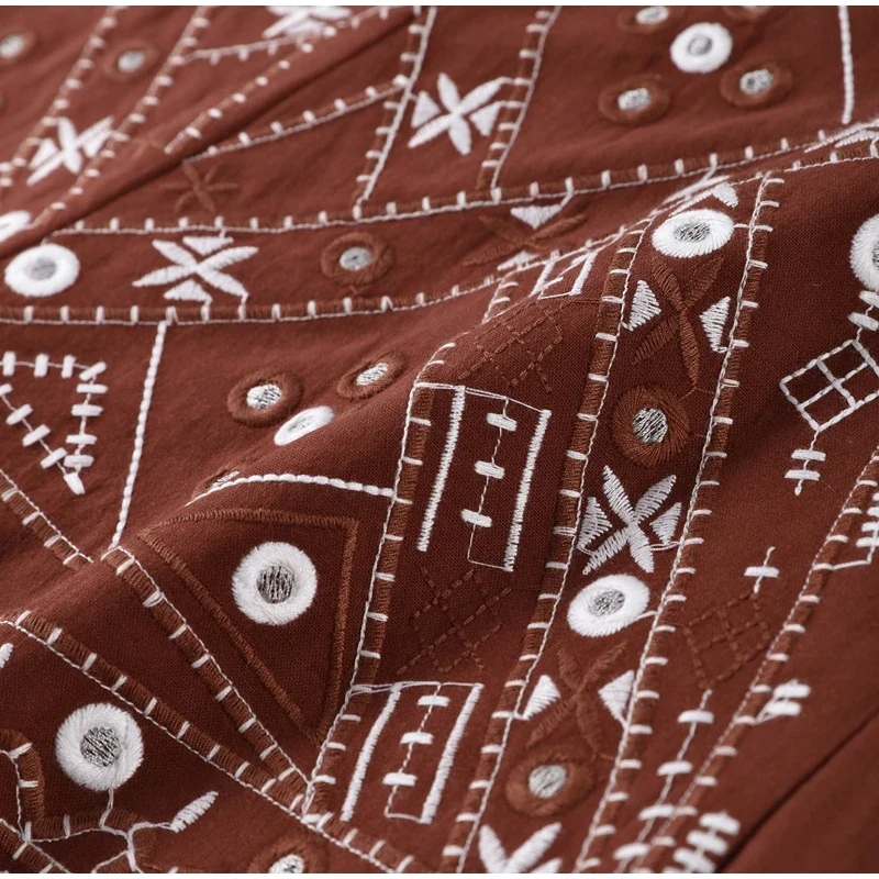 Short bohème marron à broderies avec perles