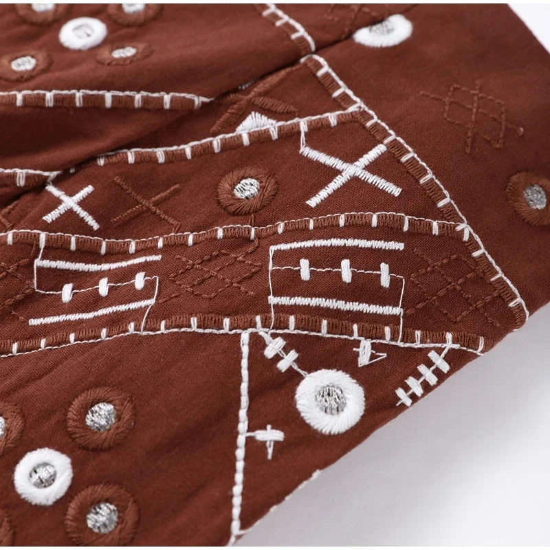 Short bohème marron à broderies avec perles