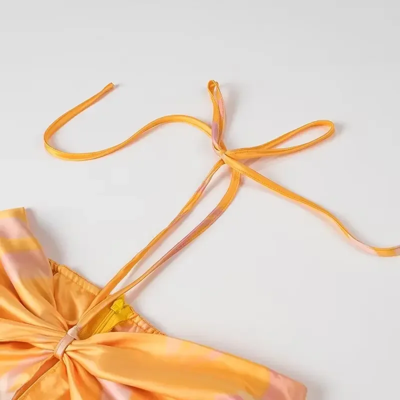 Longue robe bustier bohème chic jaune en tissu satiné