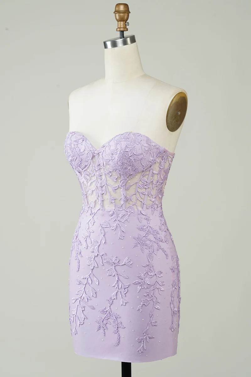 Robe de soirée moulante violette à corset et appliqués