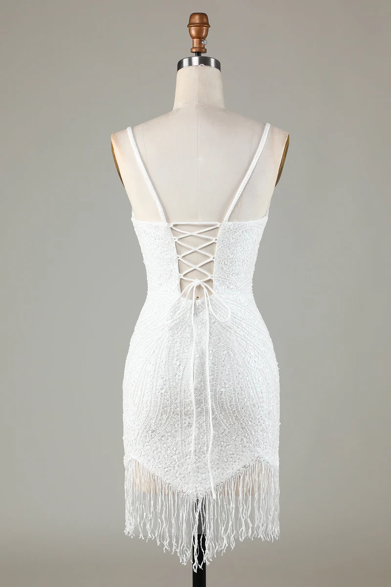 Robe de soirée moulante blanche à bretelles spaghetti et paillettes avec dos lacé