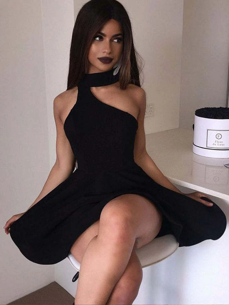 Robe de bal courte noire et blanche à col licou, unique et formelle