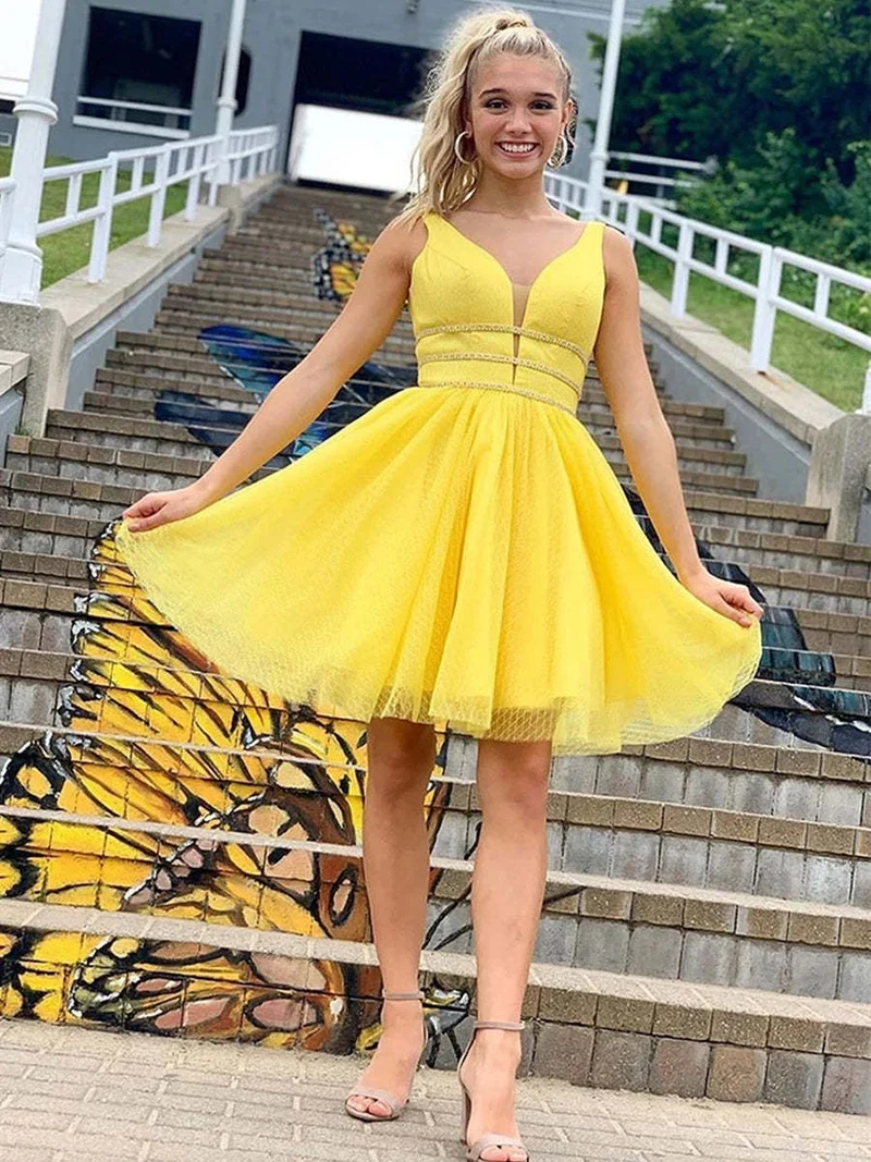 Jolie robe de soirée jaune à col en V et coupe trapèze avec ceinture fine pour remise de diplôme
