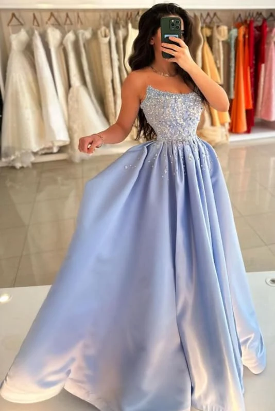 Robe de bal élégante en satin sans bretelles, coupe trapèze, avec détails froncés à paillettes