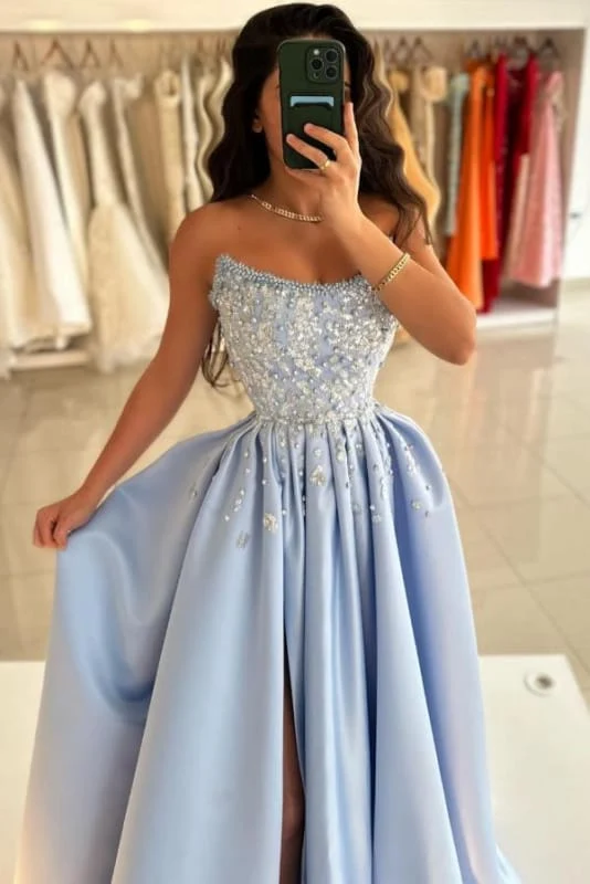 Robe de bal élégante en satin sans bretelles, coupe trapèze, avec détails froncés à paillettes