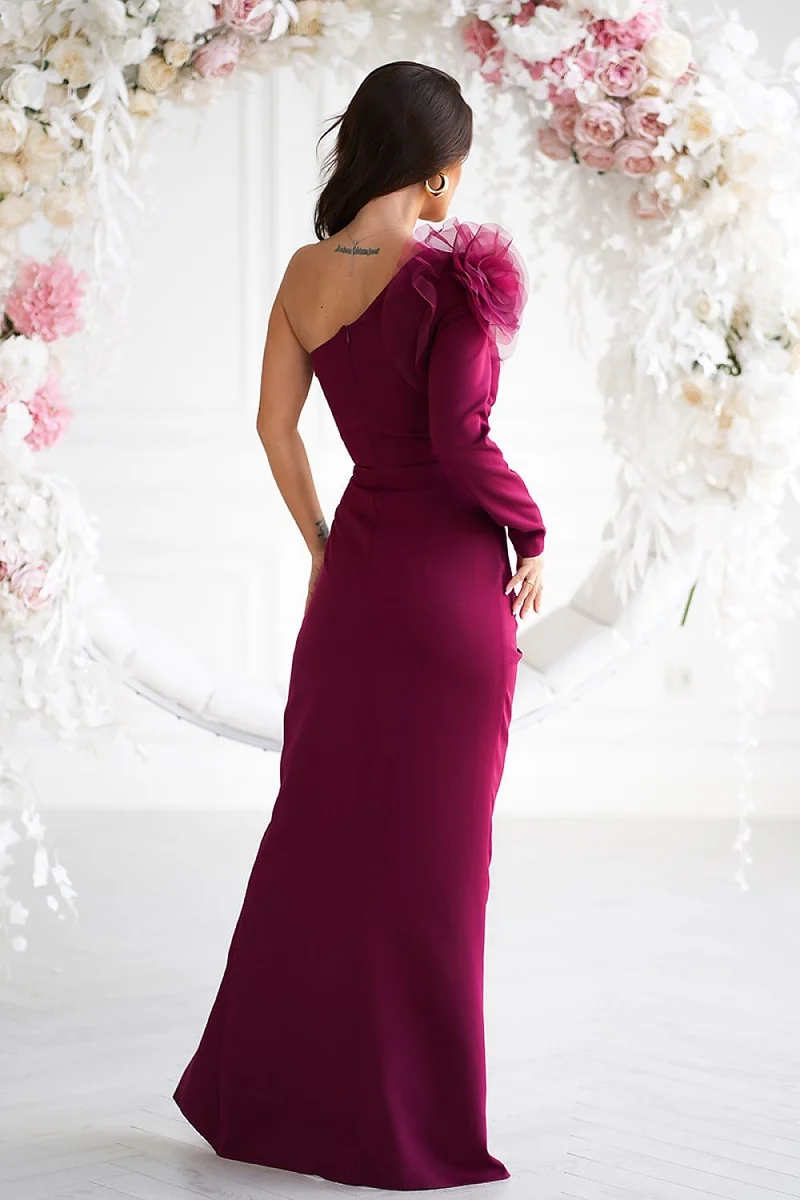 Robe de gala classe fendue une manche longue