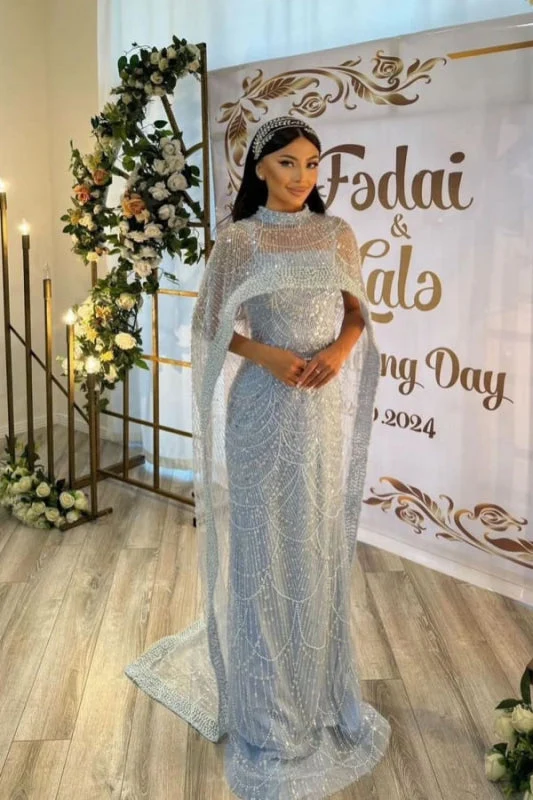 Charmante robe de bal longue à bretelles spaghetti et col haut avec perles et cache-cœur