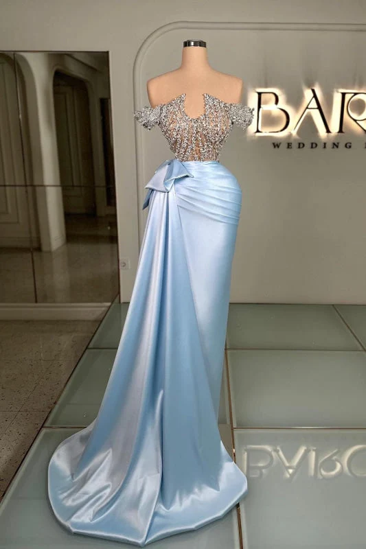 Robe de bal longue élégante en satin froncé à épaules dénudées et perles pour occasions spéciales