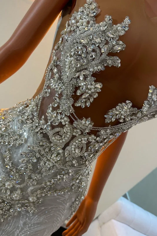 Robe de bal sirène scintillante à col en V et strass pour des soirées élégantes