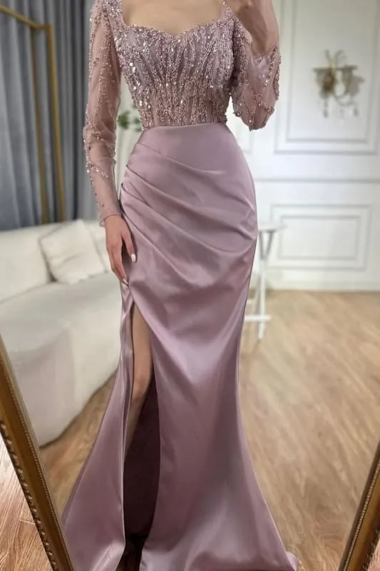 Charmante robe de bal en satin froncé à col rond et dentelle perlée fendue sur le côté