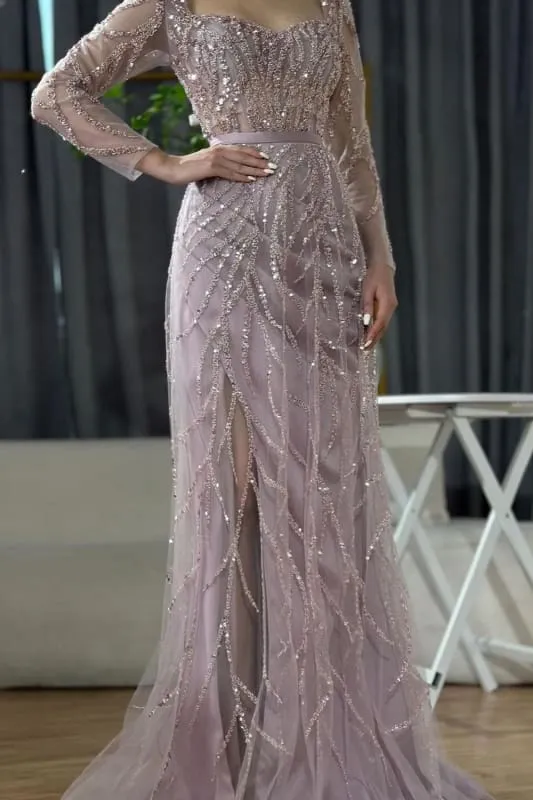 Charmante robe de bal en satin froncé à col rond et dentelle perlée fendue sur le côté
