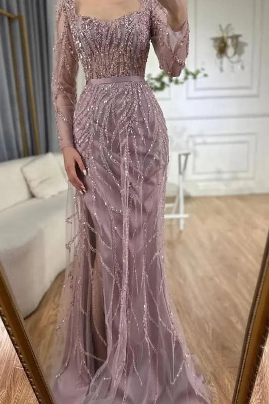 Charmante robe de bal en satin froncé à col rond et dentelle perlée fendue sur le côté