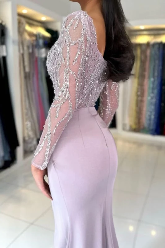 Charmante robe de bal à manches longues en satin froncé et col rond ornée de perles