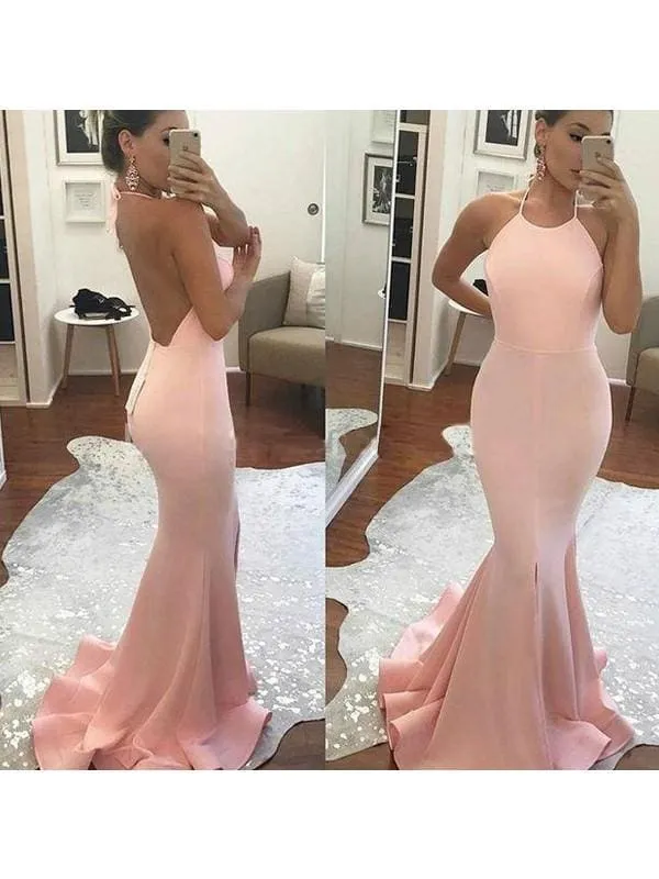 Robe de bal élégante en satin style sirène, sans manches, avec volants et traîne