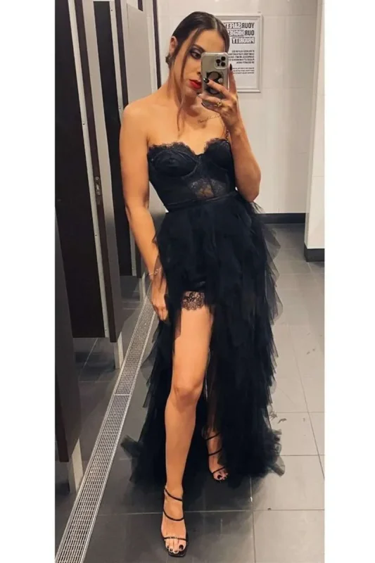 Robe de bal glamour en tulle sans bretelles : robe de bal sans manches au design élégant