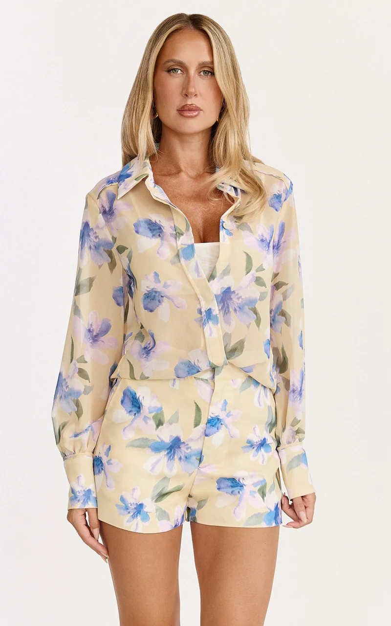 Juliette Shorts - High Waist Tailored Shorts in Femme Floral Print