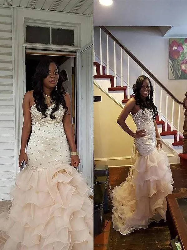 Robe de bal sirène élégante sans manches en organza avec décolleté en cœur et détails en perles