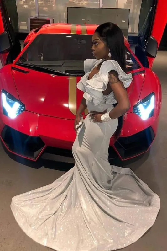 Robe de bal longue sans manches à col en V scintillante : une robe à paillettes éblouissante pour les occasions spéciales