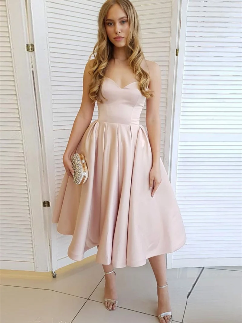 Robe de bal élégante, décolleté en cœur, sans bretelles, longueur thé, couleur champagne, pour les événements de retour à la maison
