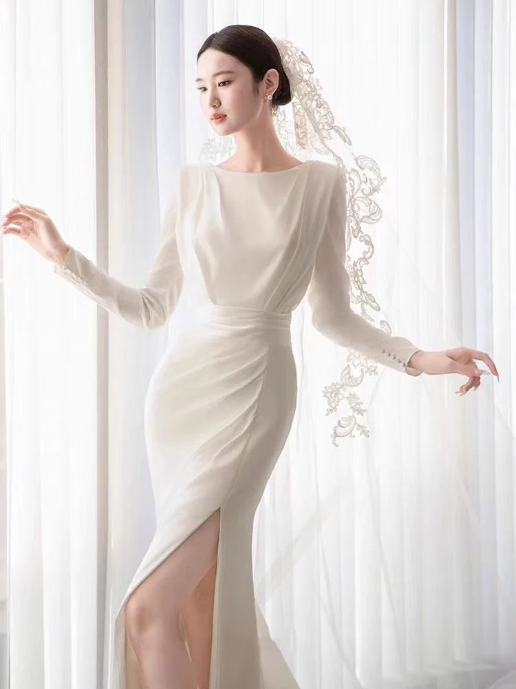 Robe de mariée en soie simple et modeste, manches longues, avec fente latérale