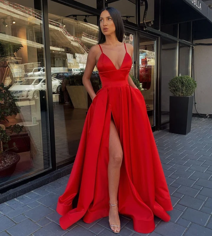 Robe de bal rose élégante à bretelles spaghetti et décolleté en cœur avec fente haute
