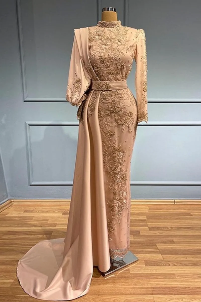 Robe de soirée sirène élégante en satin doré avec appliques, manches longues et traîne