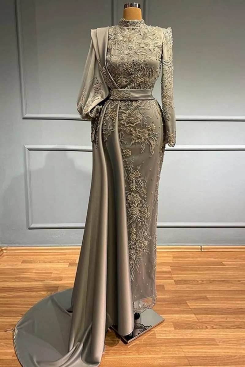 Robe de soirée sirène élégante en satin doré avec appliques, manches longues et traîne