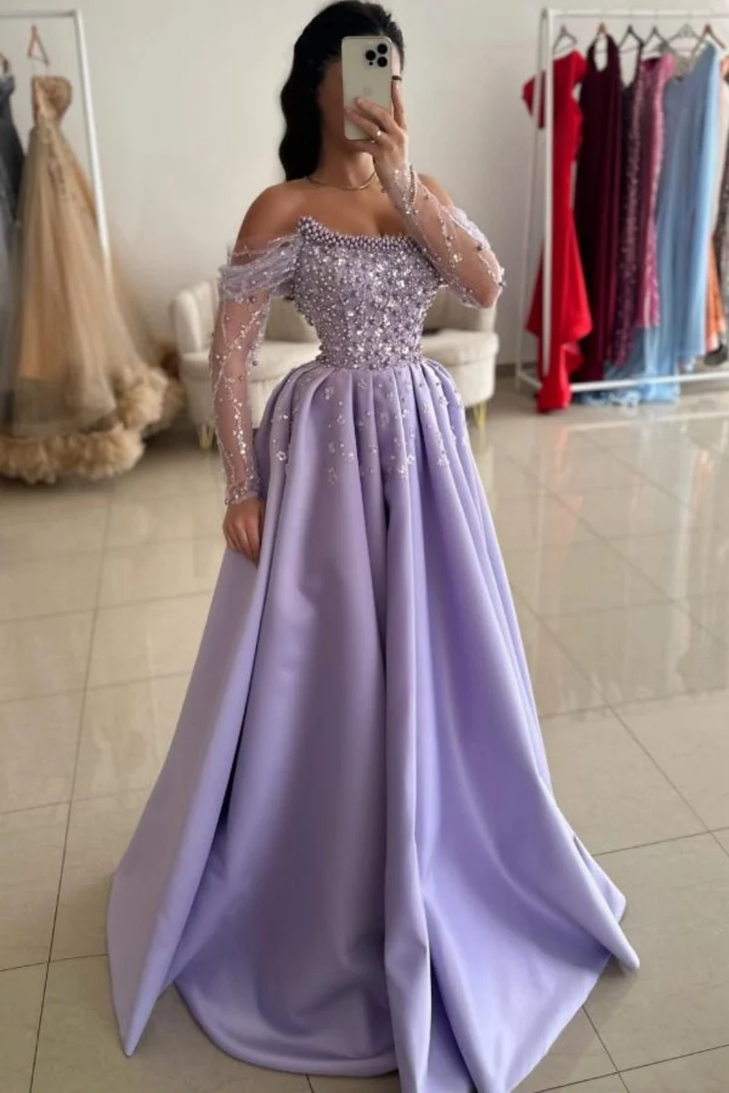 Robe de bal trapèze en satin à paillettes et perles, épaules dénudées et éblouissante