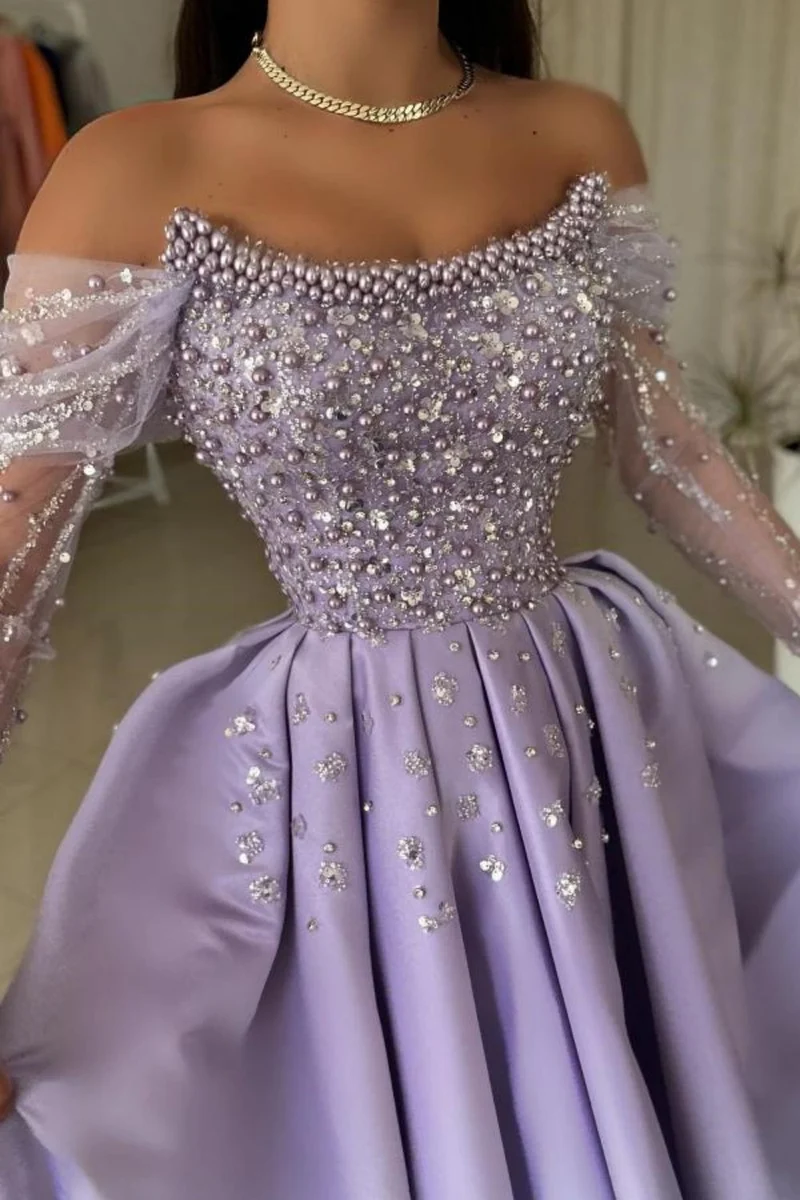 Robe de bal trapèze en satin à paillettes et perles, épaules dénudées et éblouissante