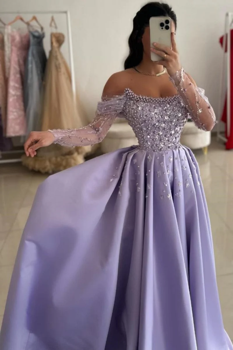 Robe de bal trapèze en satin à paillettes et perles, épaules dénudées et éblouissante