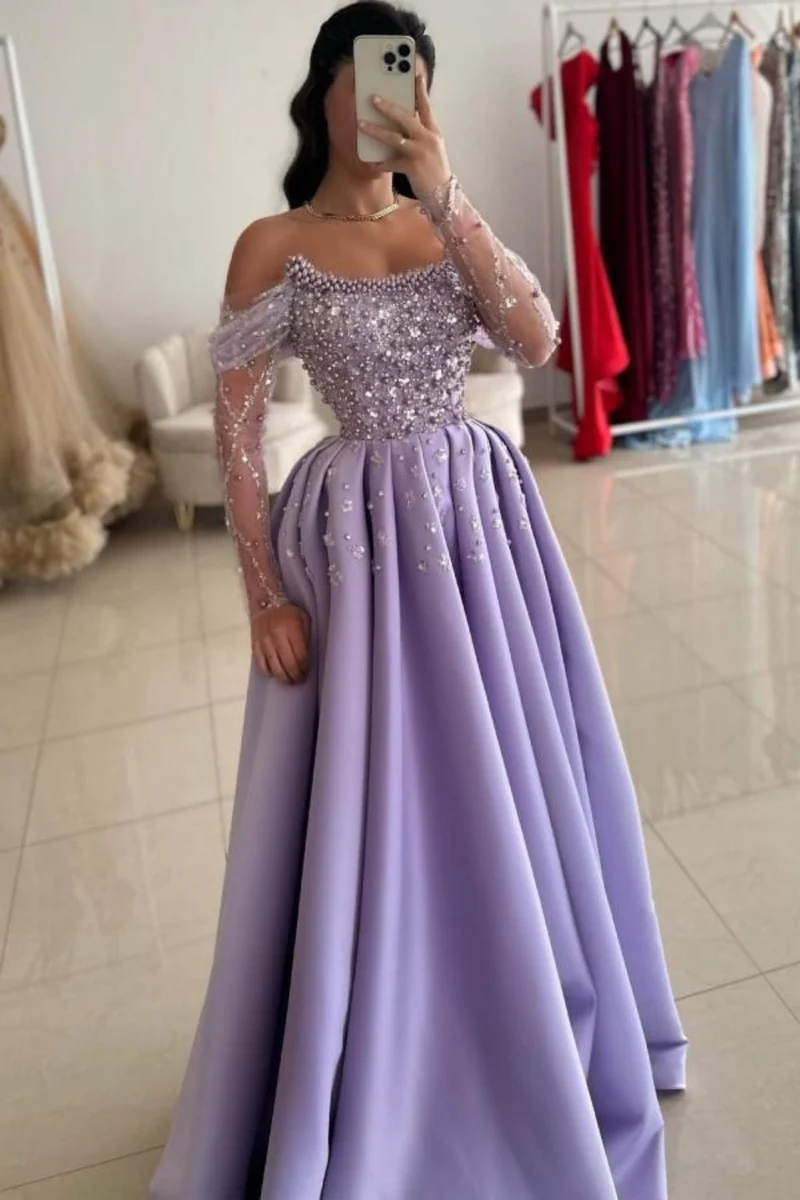 Robe de bal trapèze en satin à paillettes et perles, épaules dénudées et éblouissante