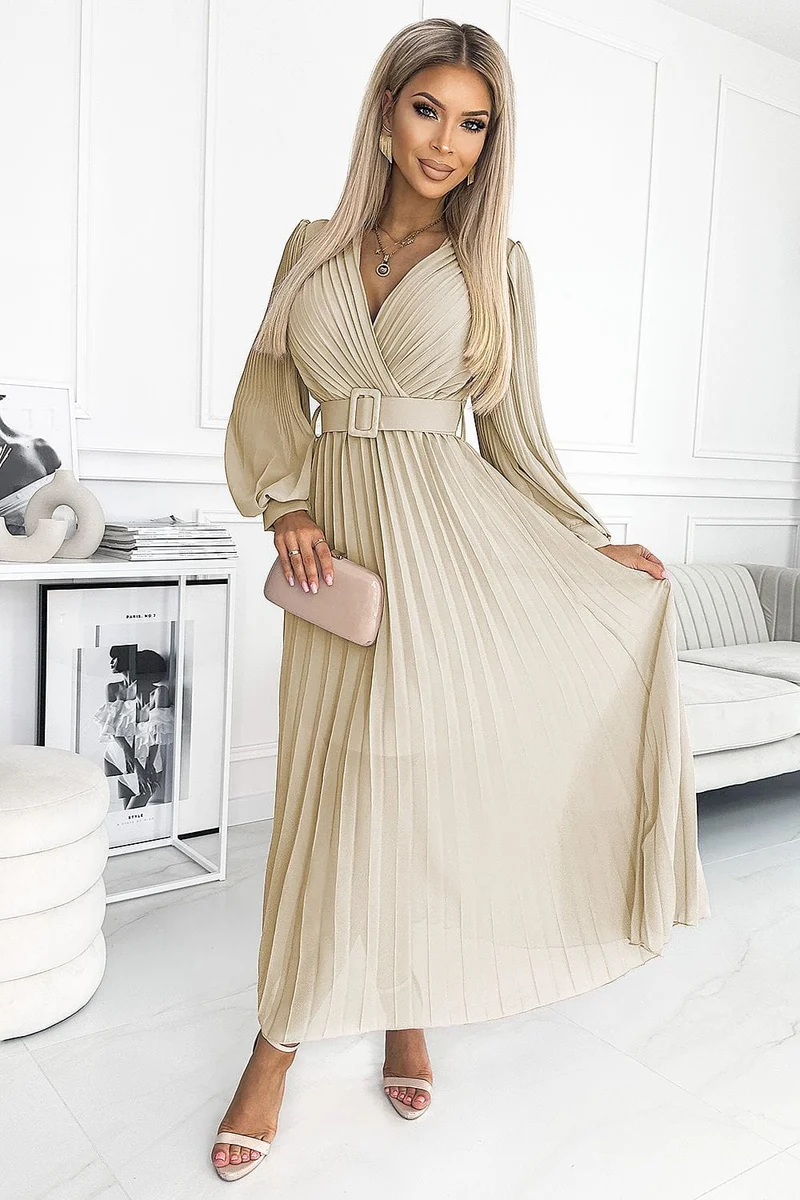 Robe plissée beige longue avec manches longues
