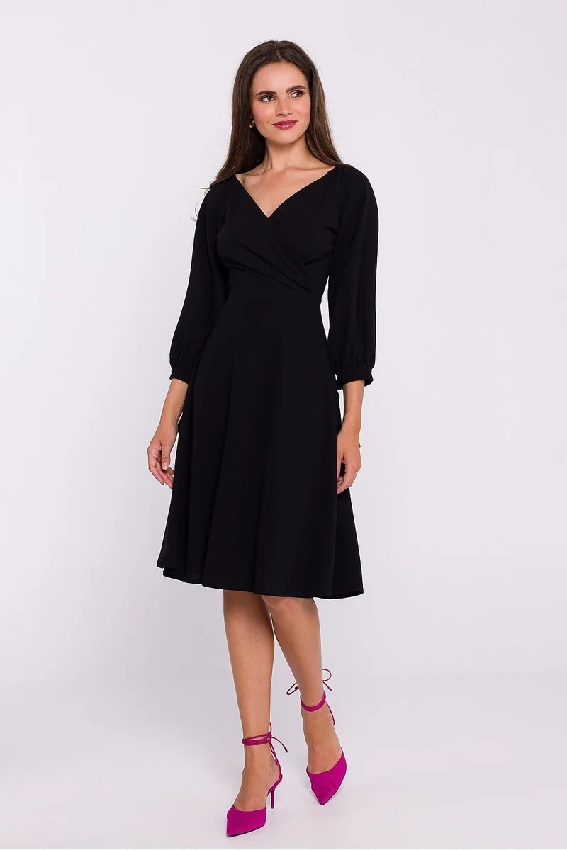 Robe évasée manches longues col en V