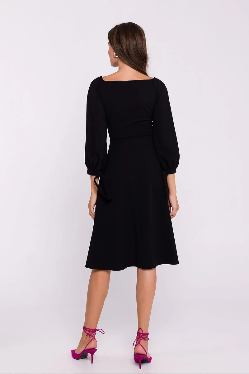 Robe évasée manches longues col en V