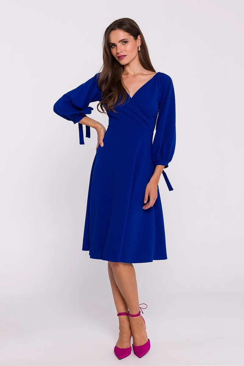 Robe évasée manches longues col en V