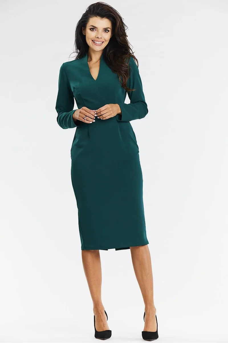 Robe fourreau élégante petit décollété manches longues