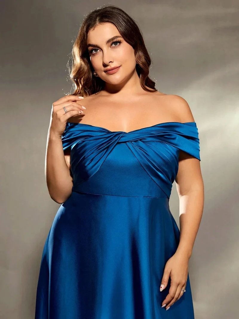 Robe de soirée grande taille en satin bleu