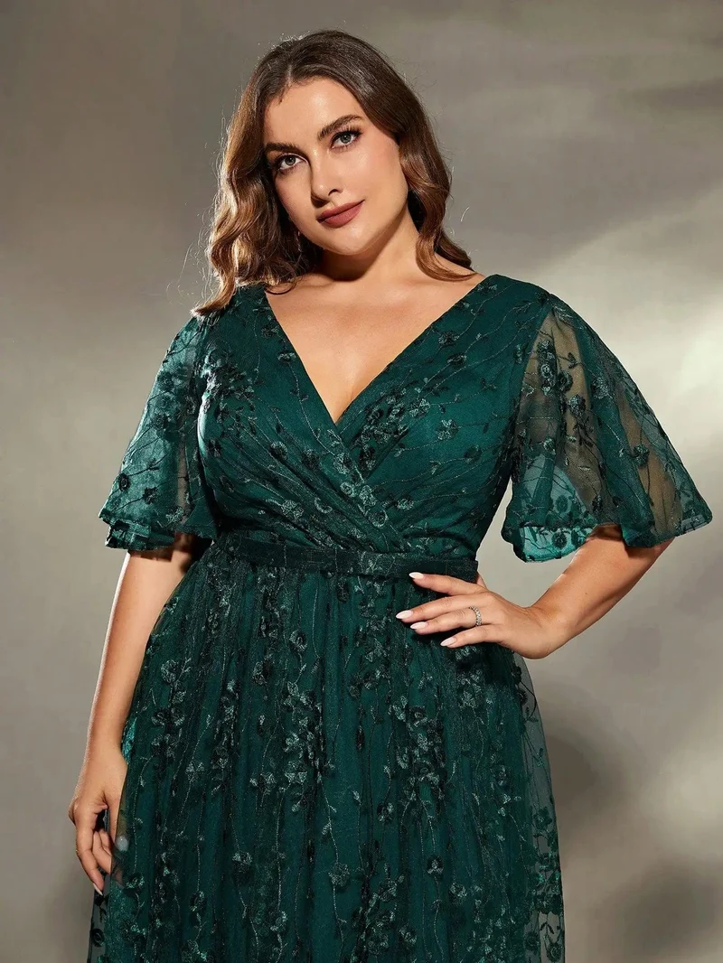 Robe amincissante verte pour mariage femme ronde